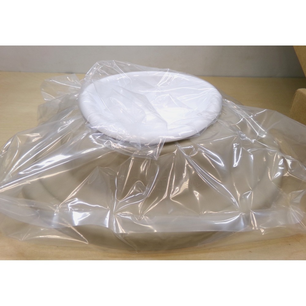 Pet Comfort by Weather Tech Tan with 16oz BPA Free Plastic Bowl 3"‎ High & Mat